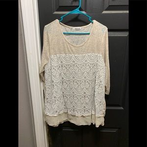Maurice’s beige top with cream lace 3x.